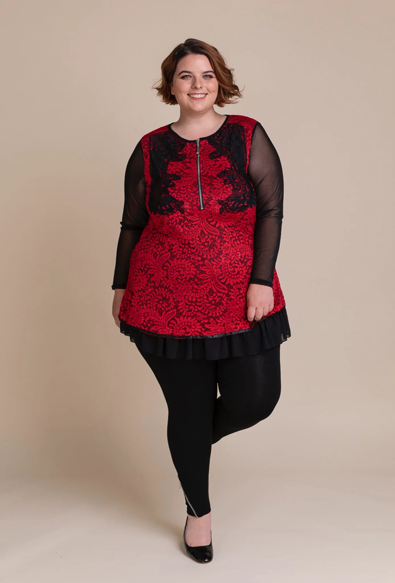 Pomme Rouge Shirt in gerader Form, aus Nylon, A637, Rot-Schwarz, Blumen, Schick, Modern