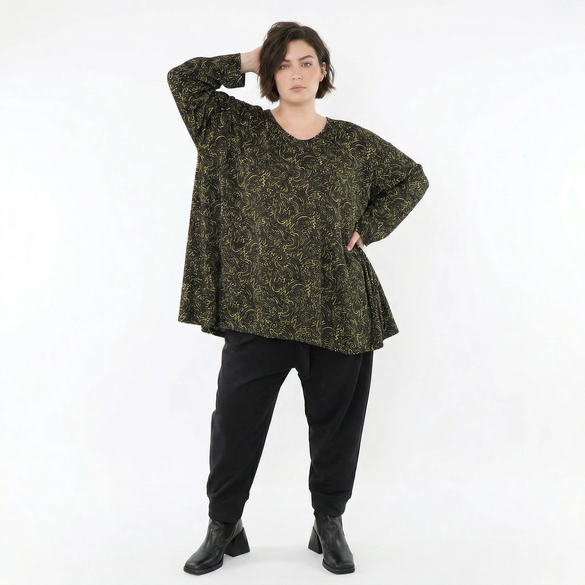 A-Form Bigshirt von AKH Fashion aus Materialmix, 1516.00593, Schwarz/Neongrün/Cognac, Schick