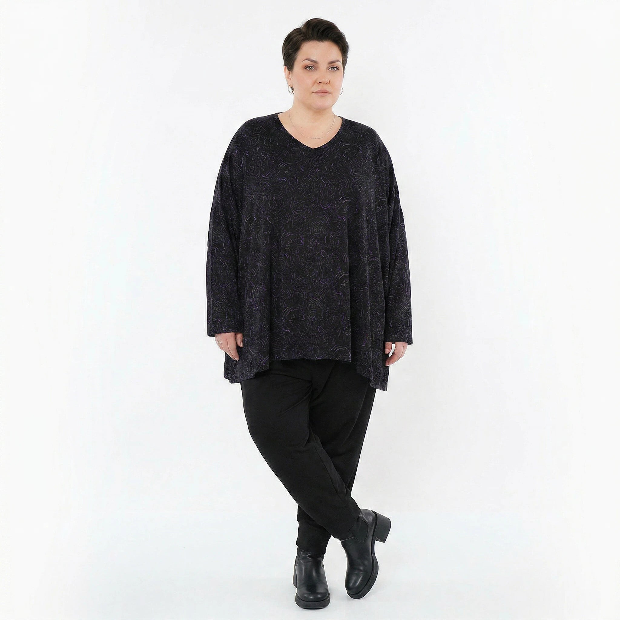 A-Form Bigshirt von AKH Fashion aus Materialmix, 1516.00593, Schwarz/Violett/Grau, Kringel