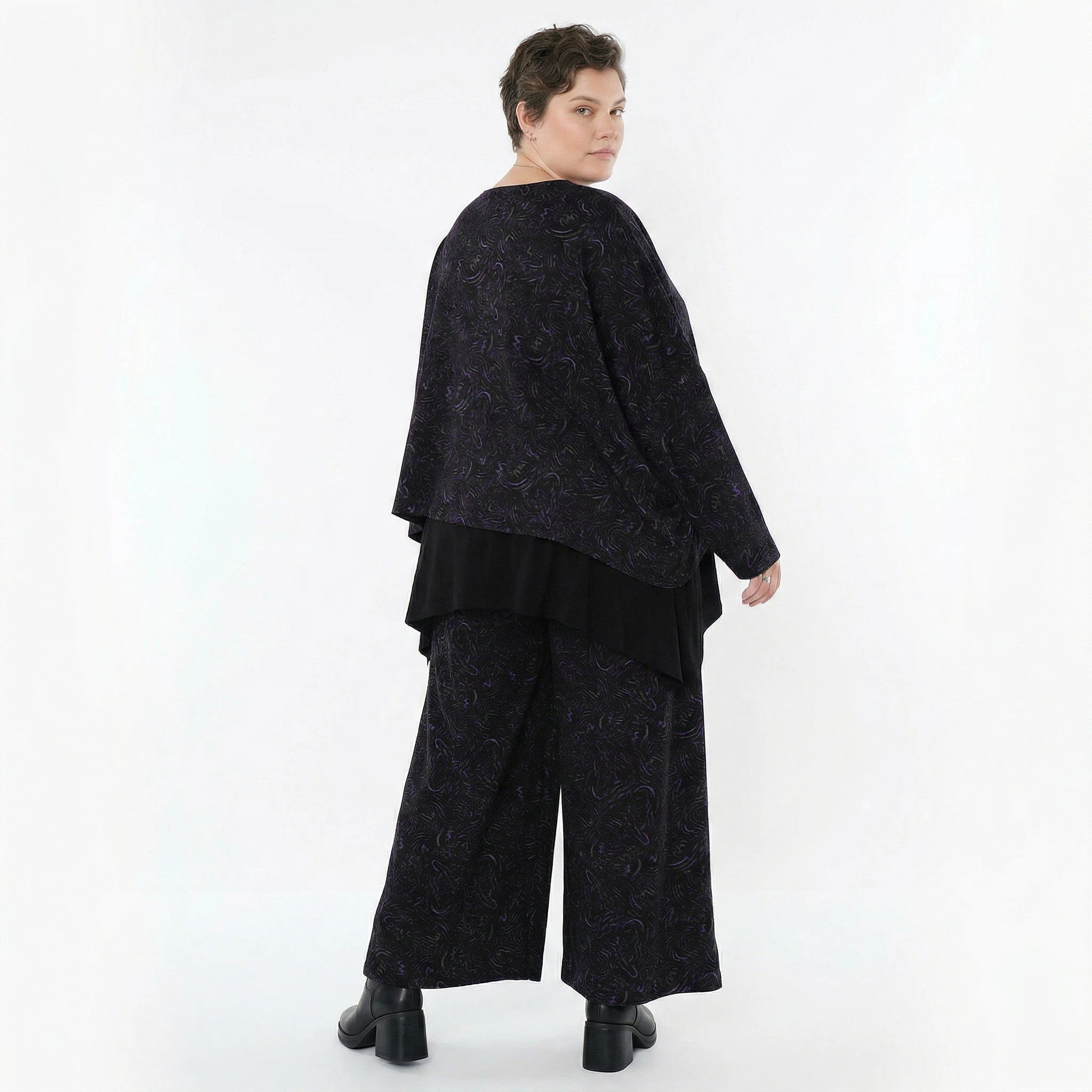 AKH Fashion Überwurf in kastiger Form, aus Materialmix, 1516.06048, Schwarz/Violett/Grau