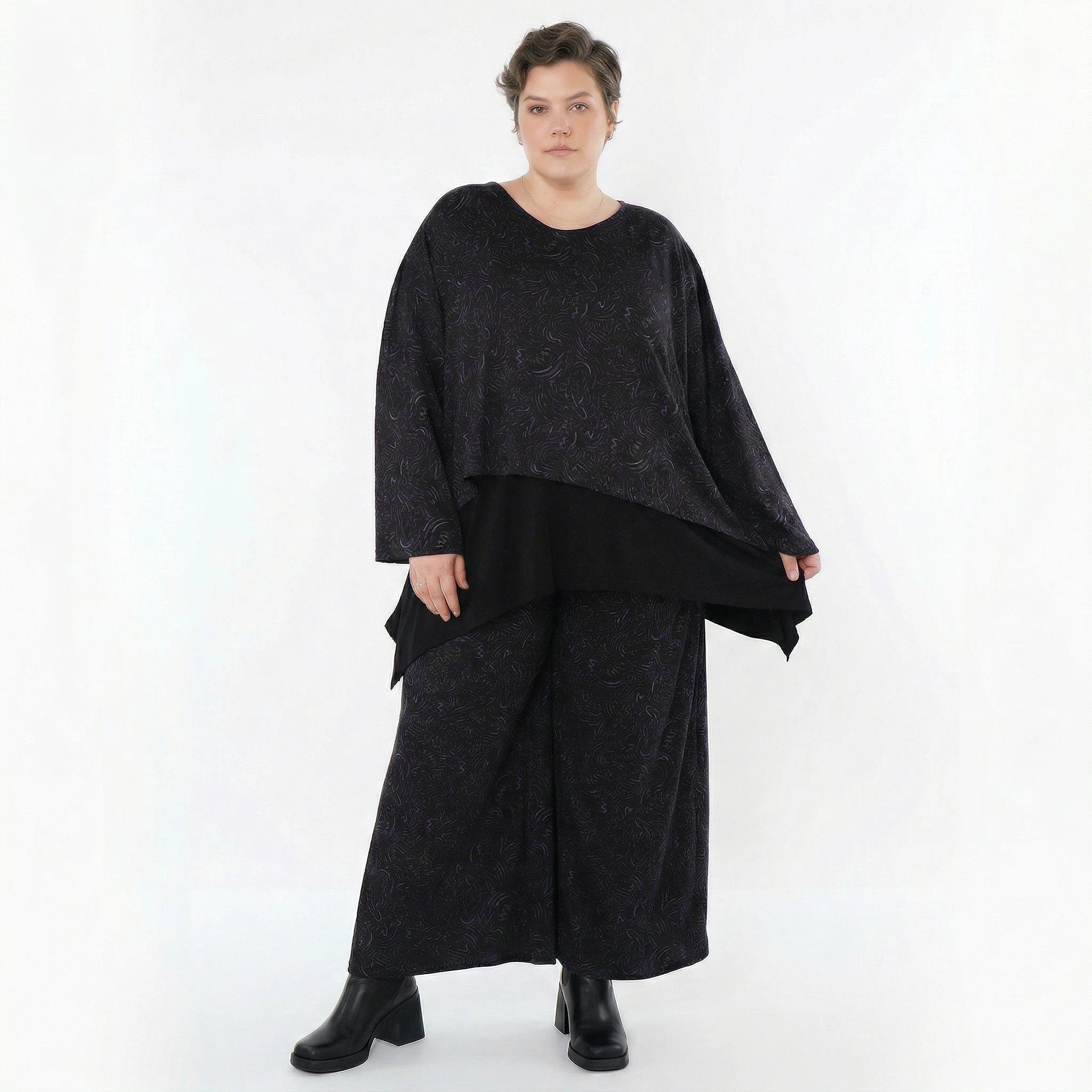 AKH Fashion Überwurf in kastiger Form, aus Materialmix, 1516.06048, Schwarz/Violett/Grau