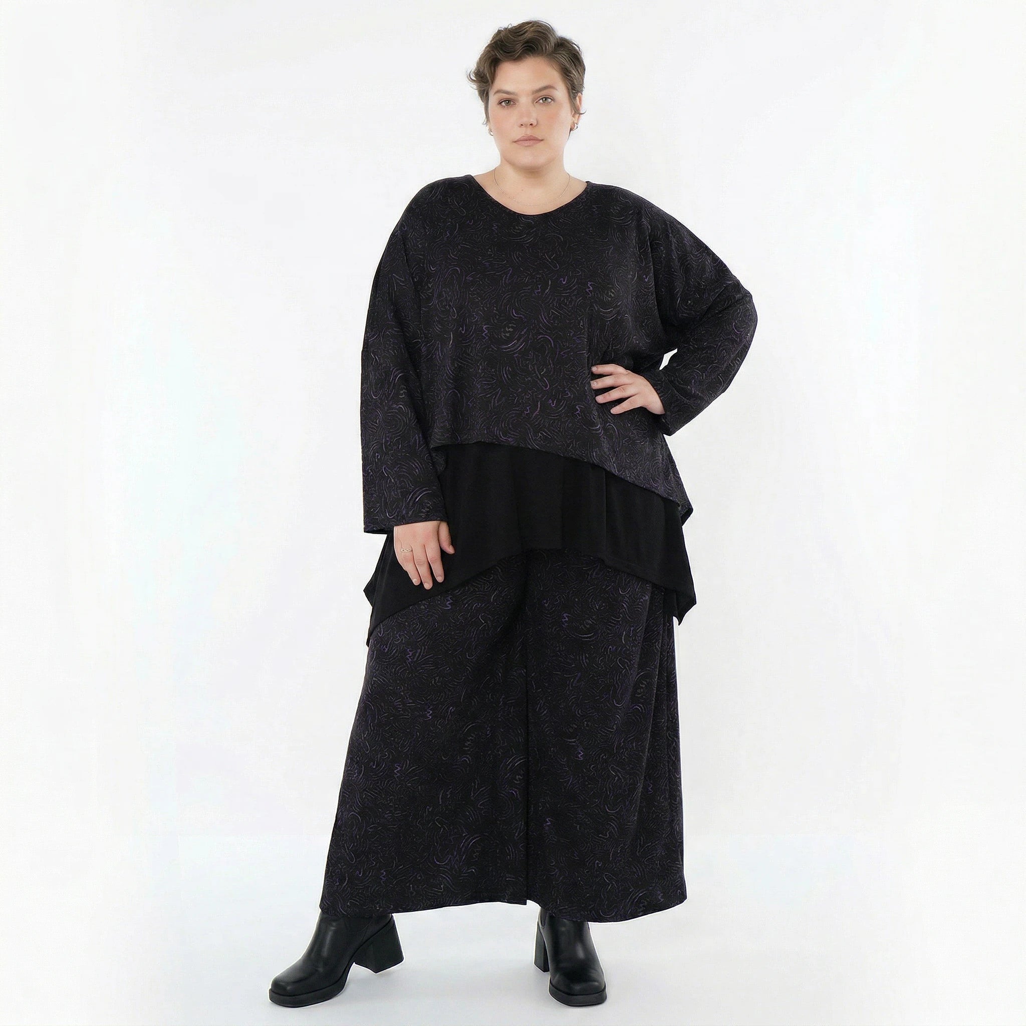 AKH Fashion Überwurf in kastiger Form, aus Materialmix, 1516.06048, Schwarz/Violett/Grau