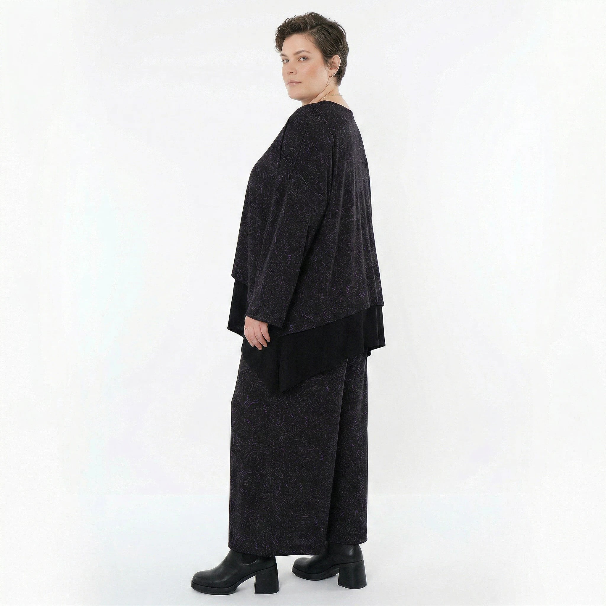 AKH Fashion Überwurf in kastiger Form, aus Materialmix, 1516.06048, Schwarz/Violett/Grau