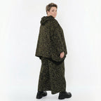 Kastige Jacquardjacke in Schwarz mit Neongrün und Cognac mit Kapuze und Klappentaschen