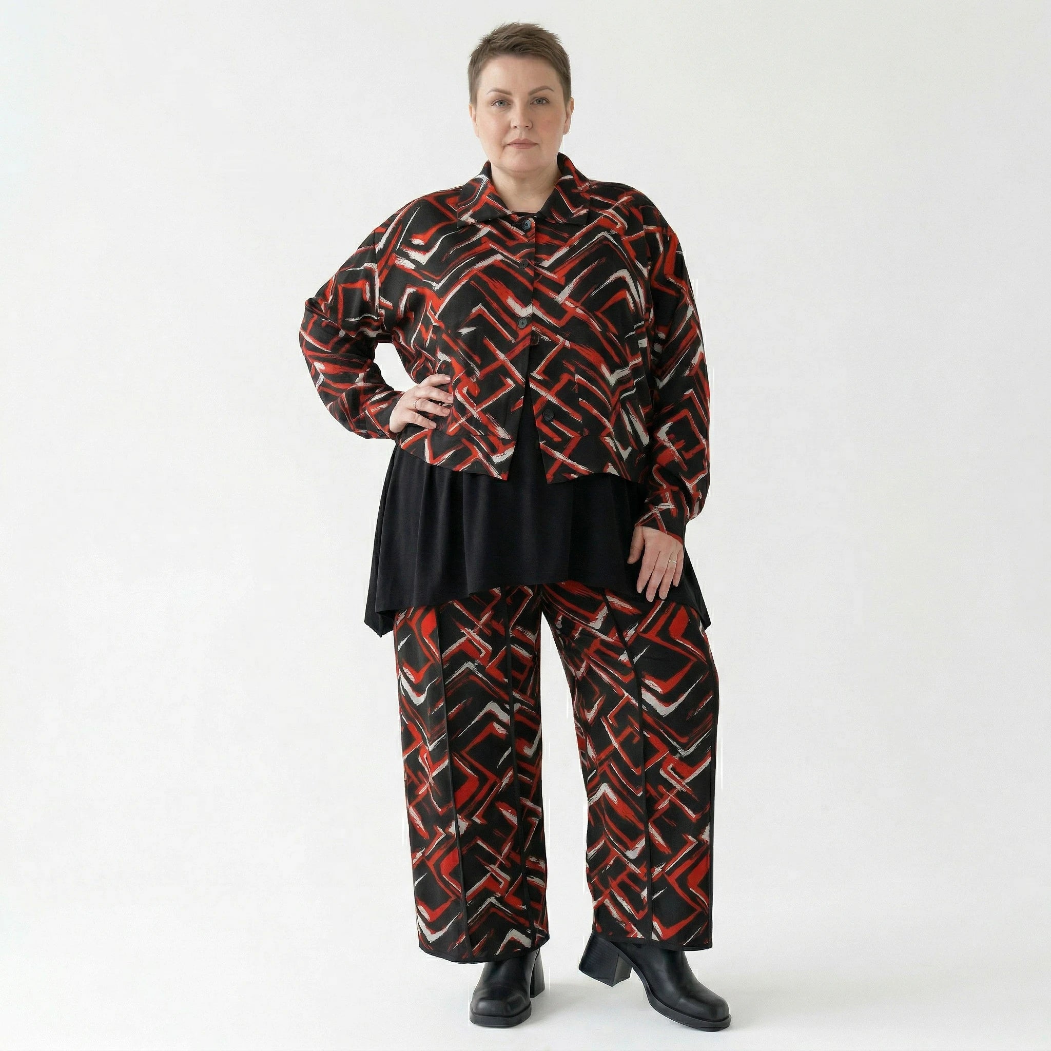 AKH Fashion Jacke in gerundeter Form, aus Viskose, 1517.06910, Schwarz/Rot/Weiß, Schick