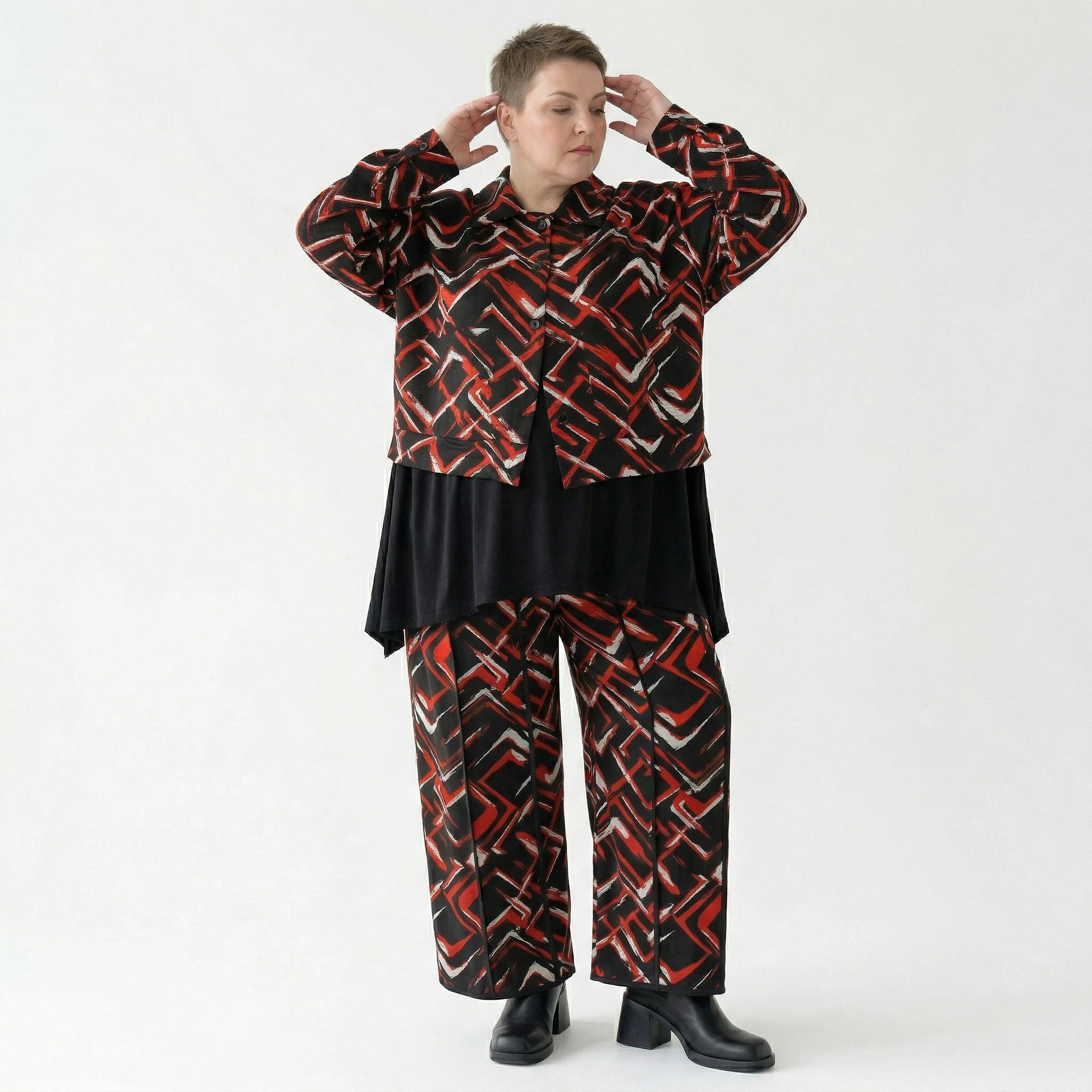 AKH Fashion Jacke in gerundeter Form, aus Viskose, 1517.06910, Schwarz/Rot/Weiß, Schick