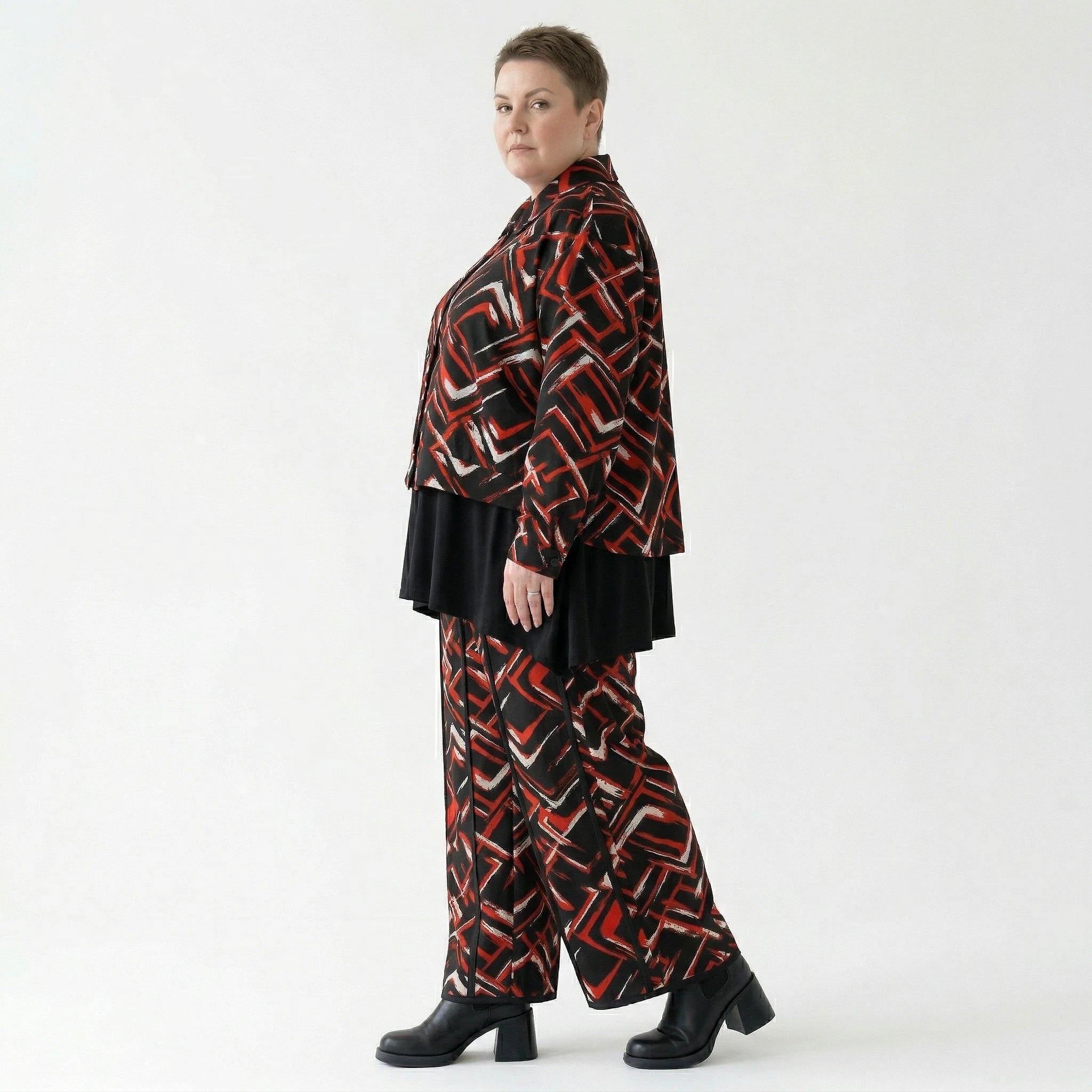 AKH Fashion Jacke in gerundeter Form, aus Viskose, 1517.06910, Schwarz/Rot/Weiß, Schick
