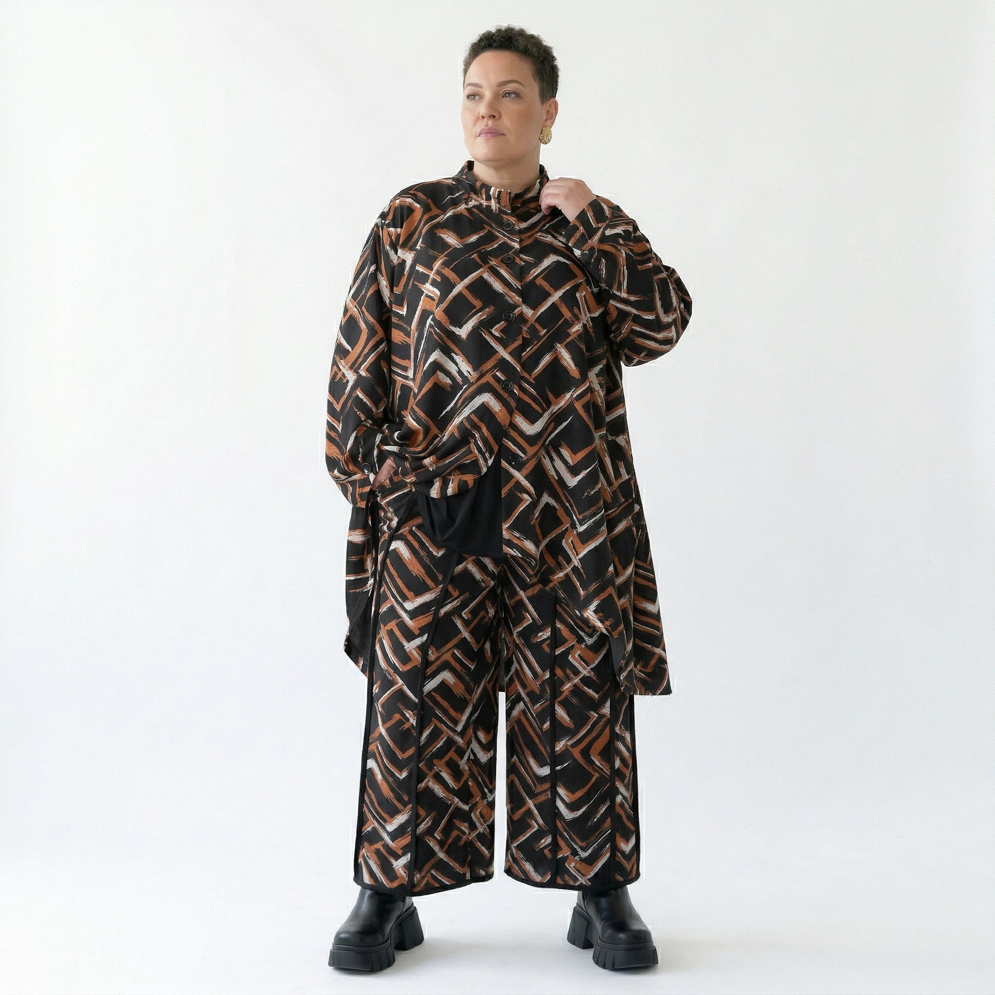 AKH Fashion Jacke in Vokuhila-Form, aus Viskose, 1517.07119, Schwarz/Cognac/Weiß, Schick