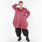 Ballonjacke aus fuchsiafarbenem veganem Lederimitat mit Stehkragen und Nahttaschen