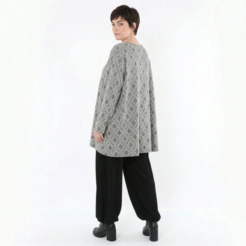 Feinstrickshirt in Hellgrauschwarzweiß mit Vichystreifen A-Form und Rundhals weich Langarm