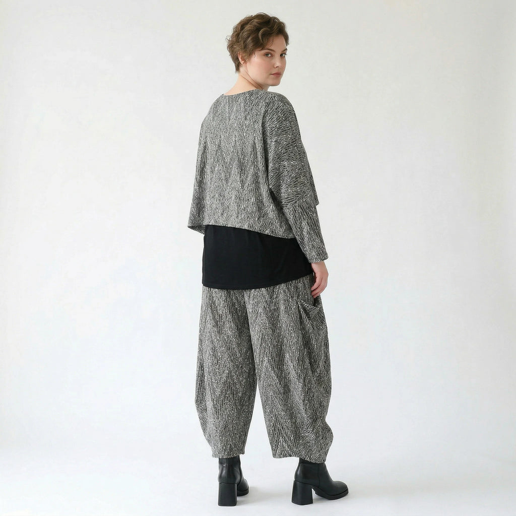 AKH Fashion Überwurf in kastiger Form, aus Materialmix, 1526.07011, Grau/Schwarz/Weiß