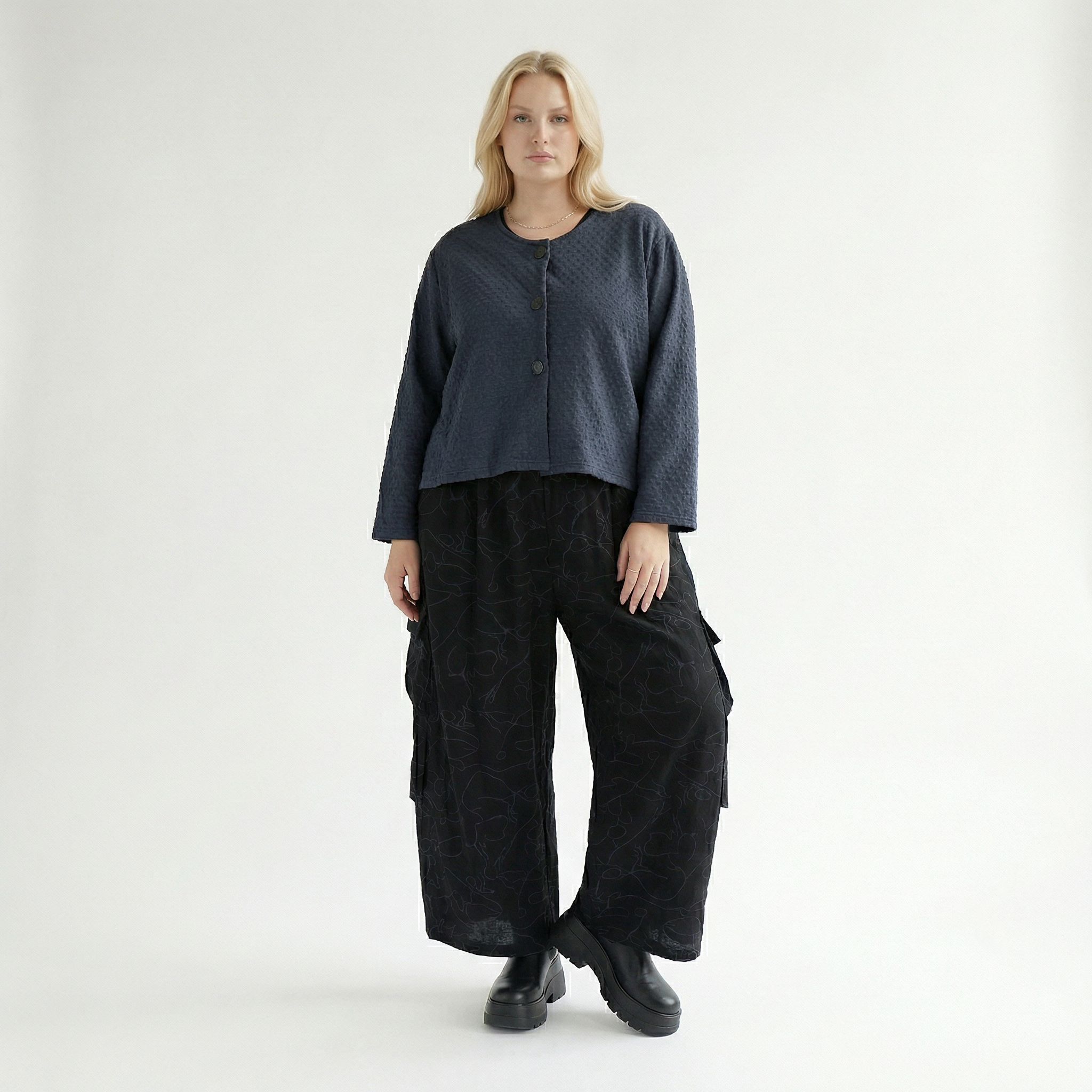  AKH Fashion Jacke in gerundeter Form, aus Baumwolle, 1539.00130, Azurblau, Punkte, Schick