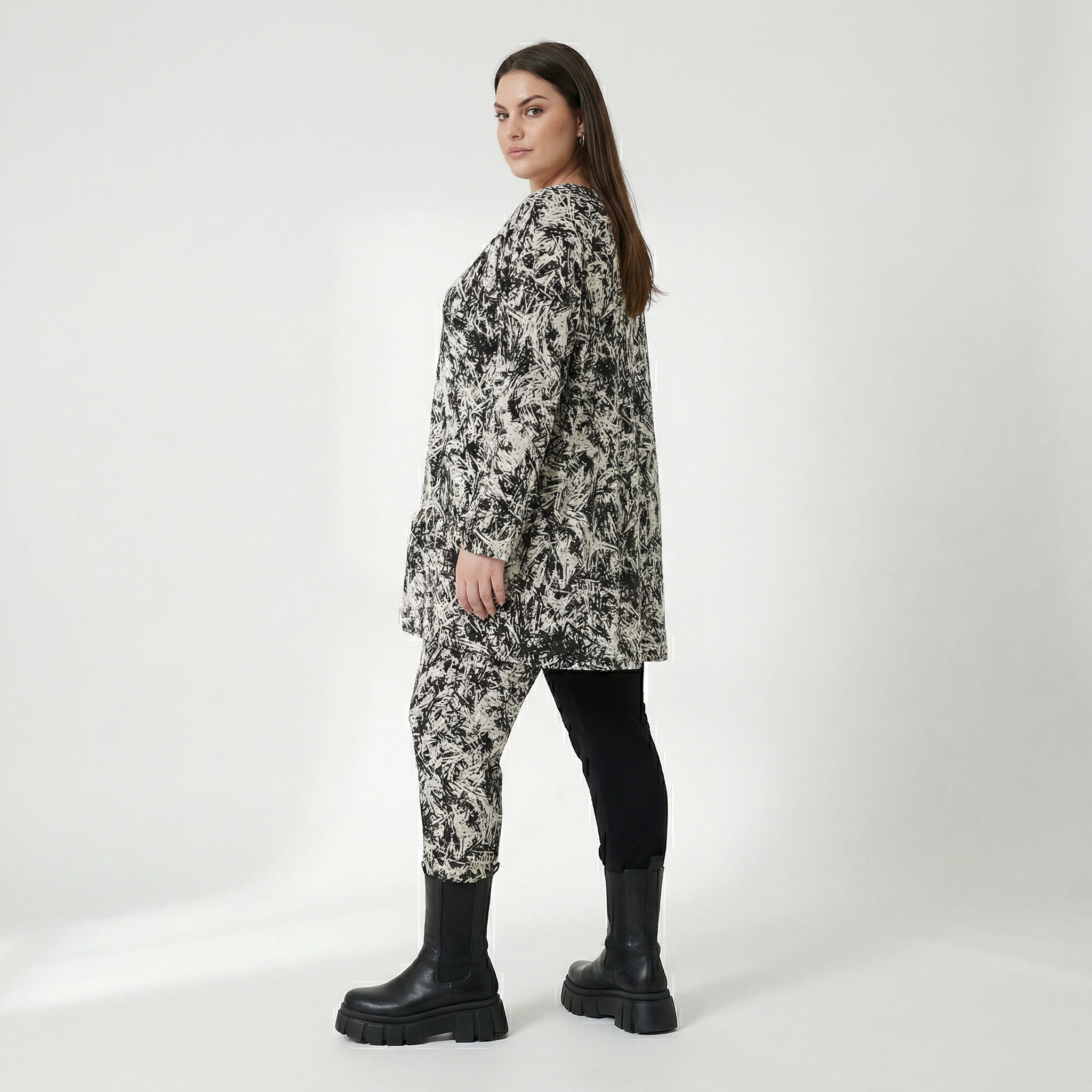  AKH Fashion Shirt in Glocken-Form, aus Viskose, 1559.01892, Schwarz/Weiß, Abstrakt, Schick