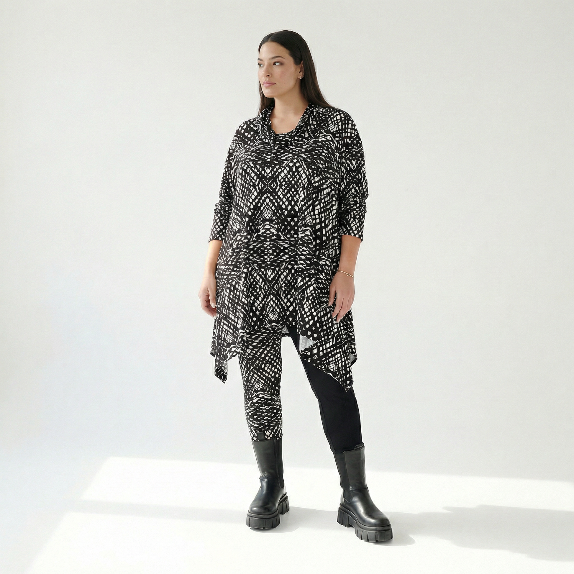  A-Form Bigshirt von AKH Fashion aus Viskose, 1560.03371, Schwarz/Weiß, Abstrakt, Ausgefallen