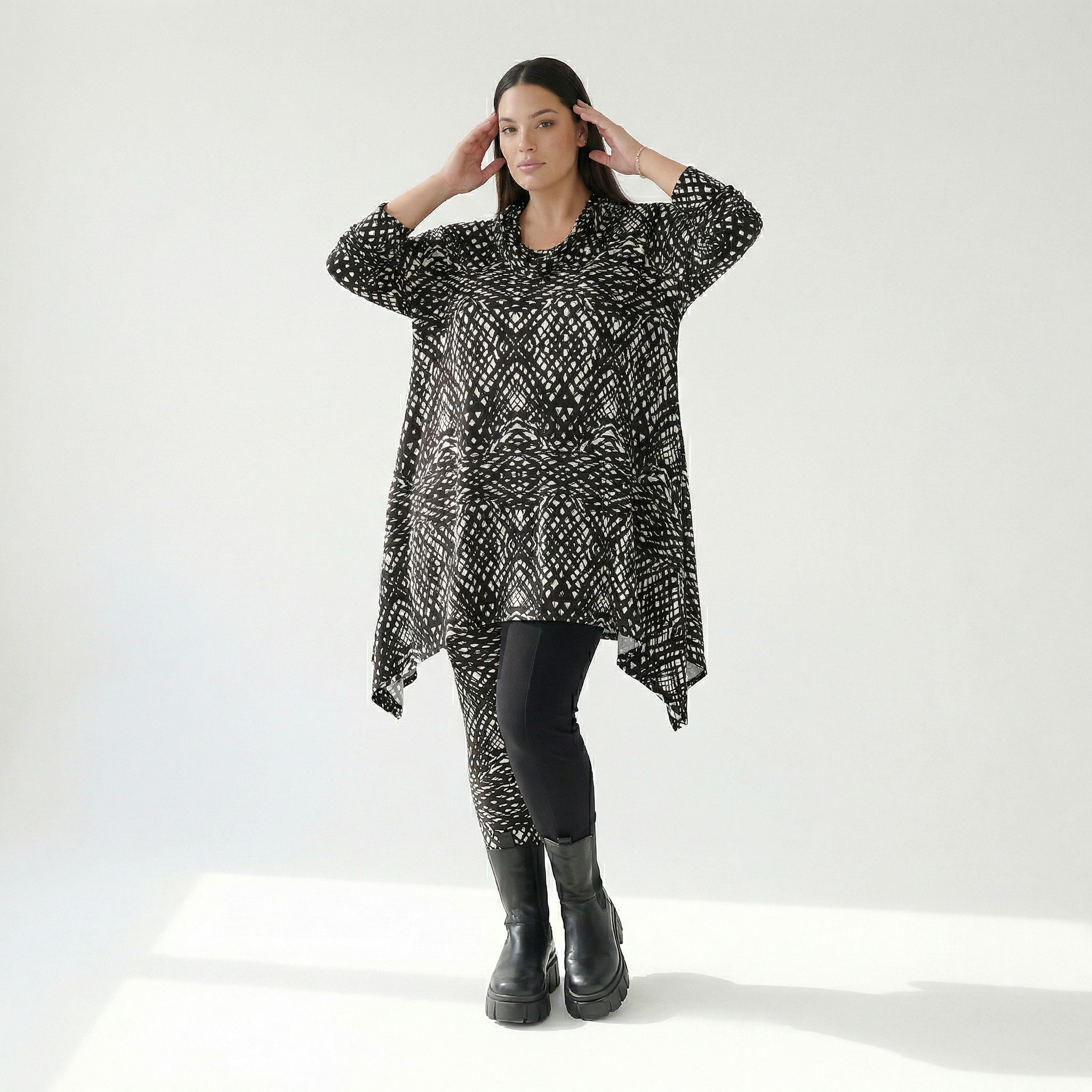  A-Form Bigshirt von AKH Fashion aus Viskose, 1560.03371, Schwarz/Weiß, Abstrakt, Ausgefallen