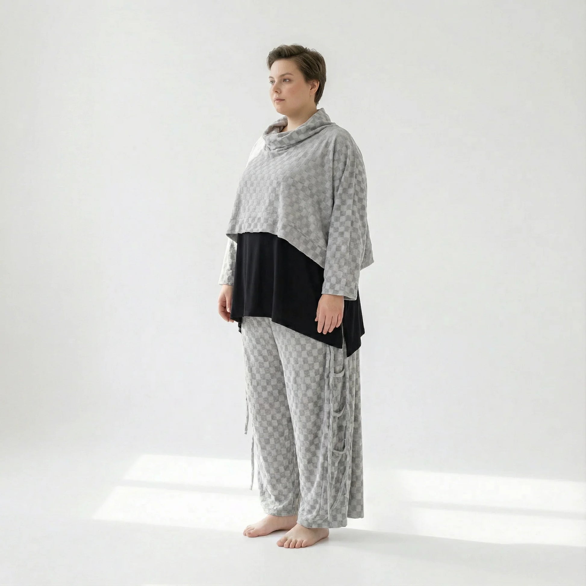  AKH Fashion Überwurf in kastiger Form, aus Viskose, 1540.7011R, Grau, Kariert, Schick