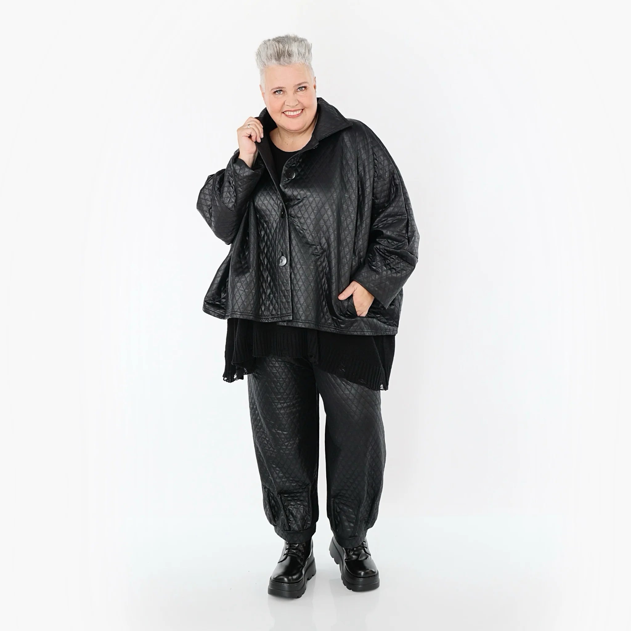  AKH Premium Jacke in gerundeter Form, aus Viskose, P1021.7162, Schwarz, Raute, Schick