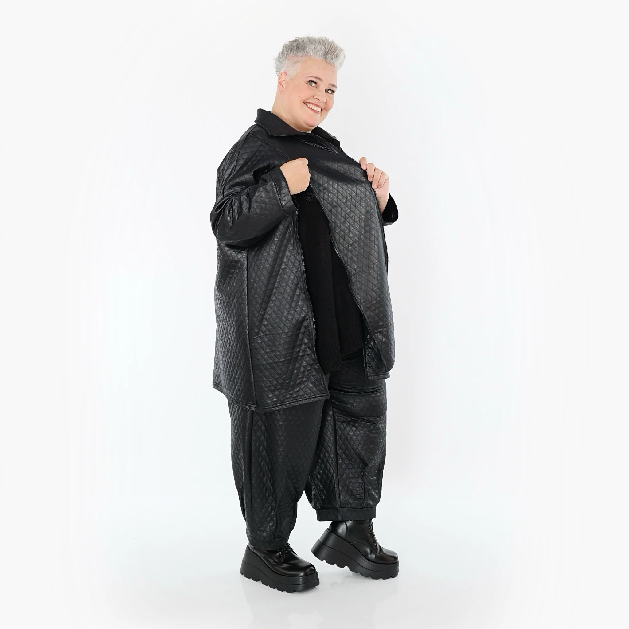  A-Form Jacke von AKH Premium aus Viskose, P1021.7161, Schwarz, Raute, Ausgefallen, Zeitlos