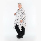  Zipfel Bluse von AKH Premium aus Viskose, P1026.7150, Weiß/Grau, Punkte, Ausgefallen