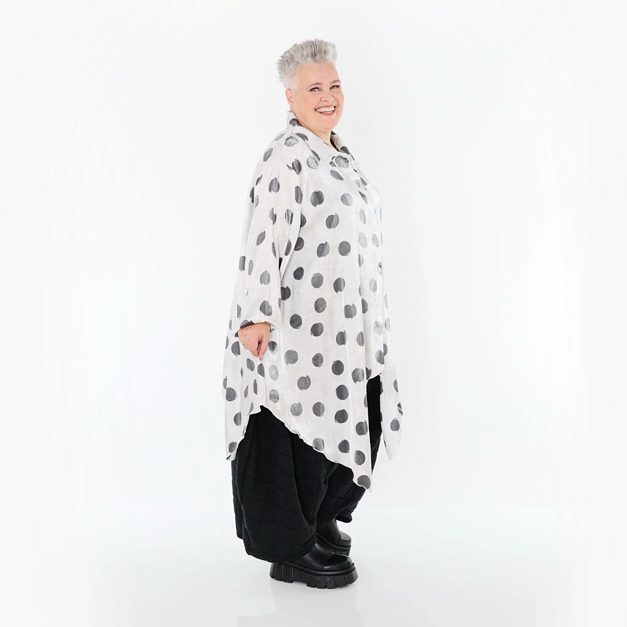  Zipfel Bluse von AKH Premium aus Viskose, P1026.7150, Weiß/Grau, Punkte, Ausgefallen