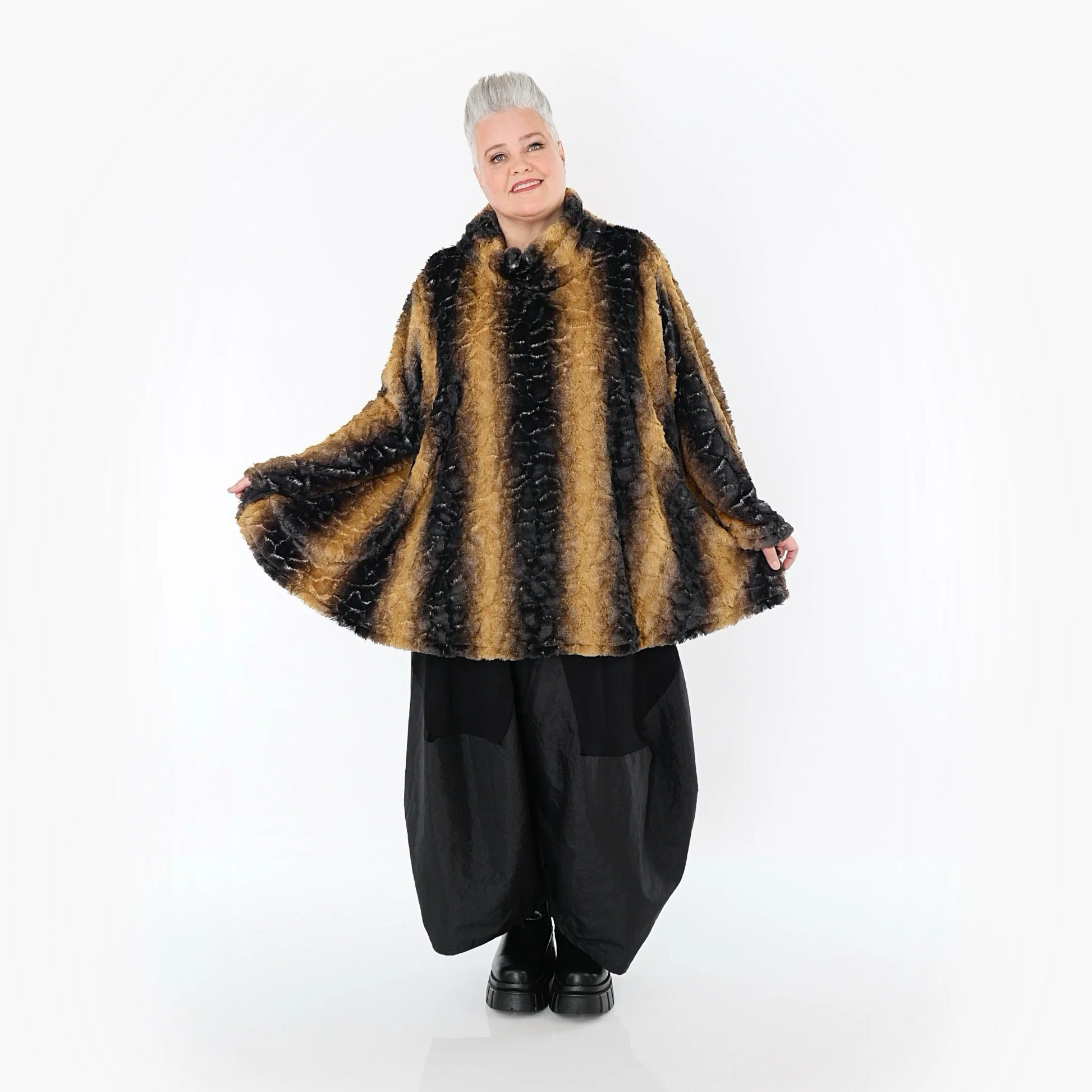  A-Form Bigshirt von AKH Fashion aus Polyester, 1565.0593R, Schwarz/Senf, Blockstreifen