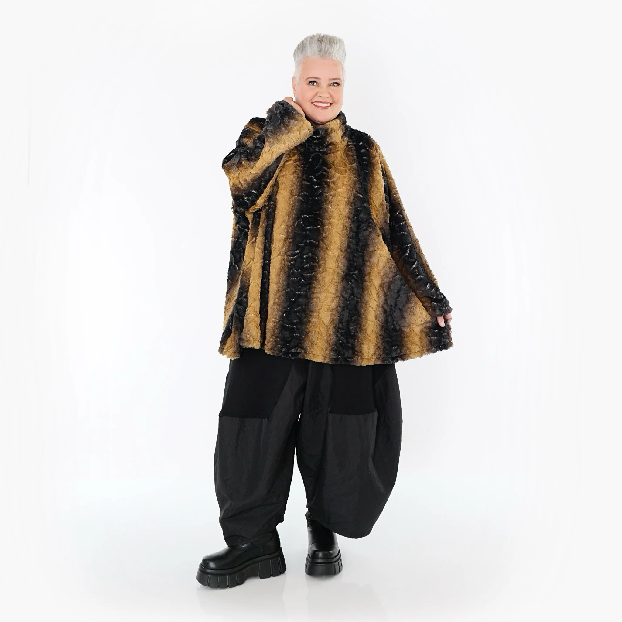  A-Form Bigshirt von AKH Fashion aus Polyester, 1565.0593R, Schwarz/Senf, Blockstreifen