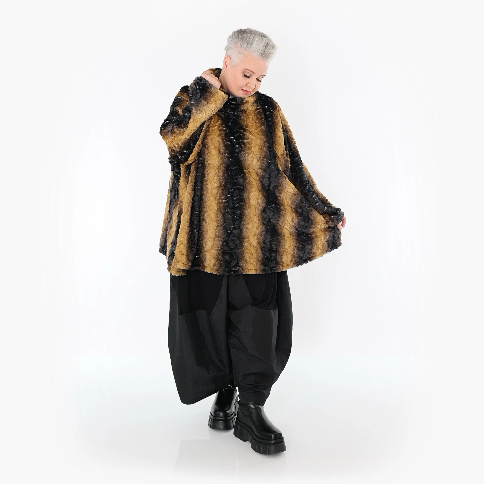  A-Form Bigshirt von AKH Fashion aus Polyester, 1565.0593R, Schwarz/Senf, Blockstreifen