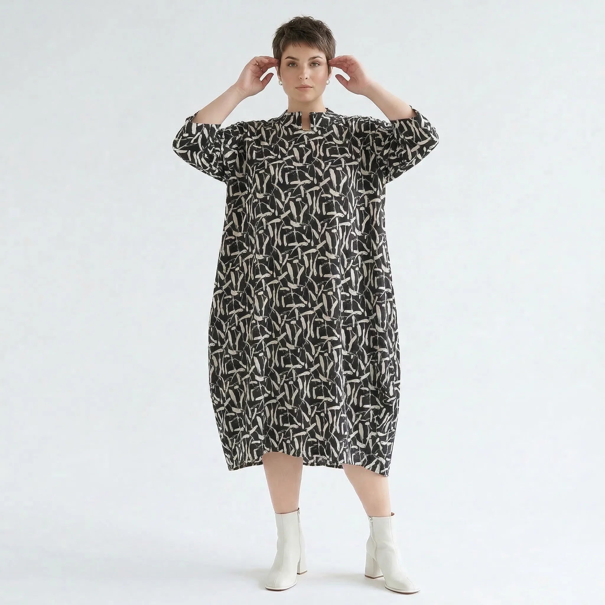 Stilvolles Ballon Kleid im ausgefallen legeren Lagenlook aus pflegeleichtem Stretchmaterial, Schwarz/Weiß