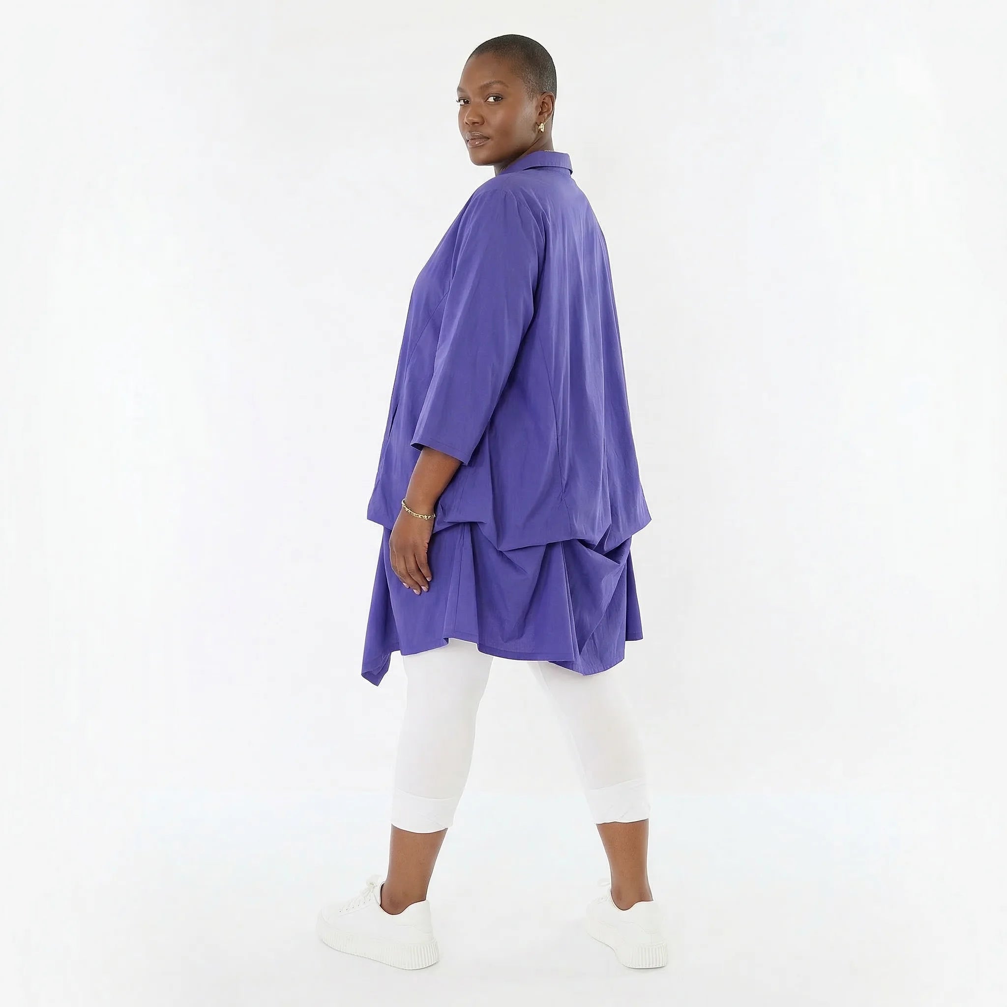 Legere Glockenform Bluse aus feiner Popeline mit raffiniertem Lagenlook und anpassbarer Raffung, Lila