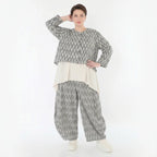 Lagenlook Jacke aus leichter Leinen Baumwolle mit ausgefallenem Zickzack Muster, Grau/Ecru