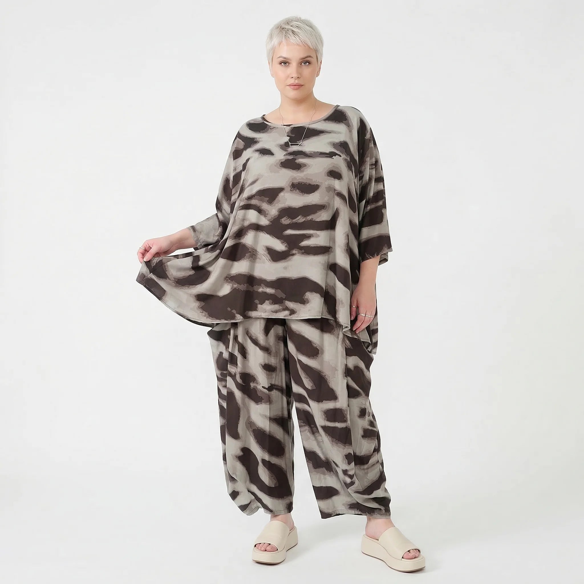 Ausgefallene Ballon Hose im legeren Lagenlook aus weich fließender Popeline mit Taschen, Grau/Braun