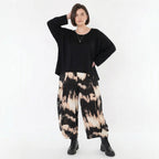 Ausgefallene Ballon Hose mit luftig leichtem Lagenlook und entspannter Passform, Batik, Schwarz/Beige