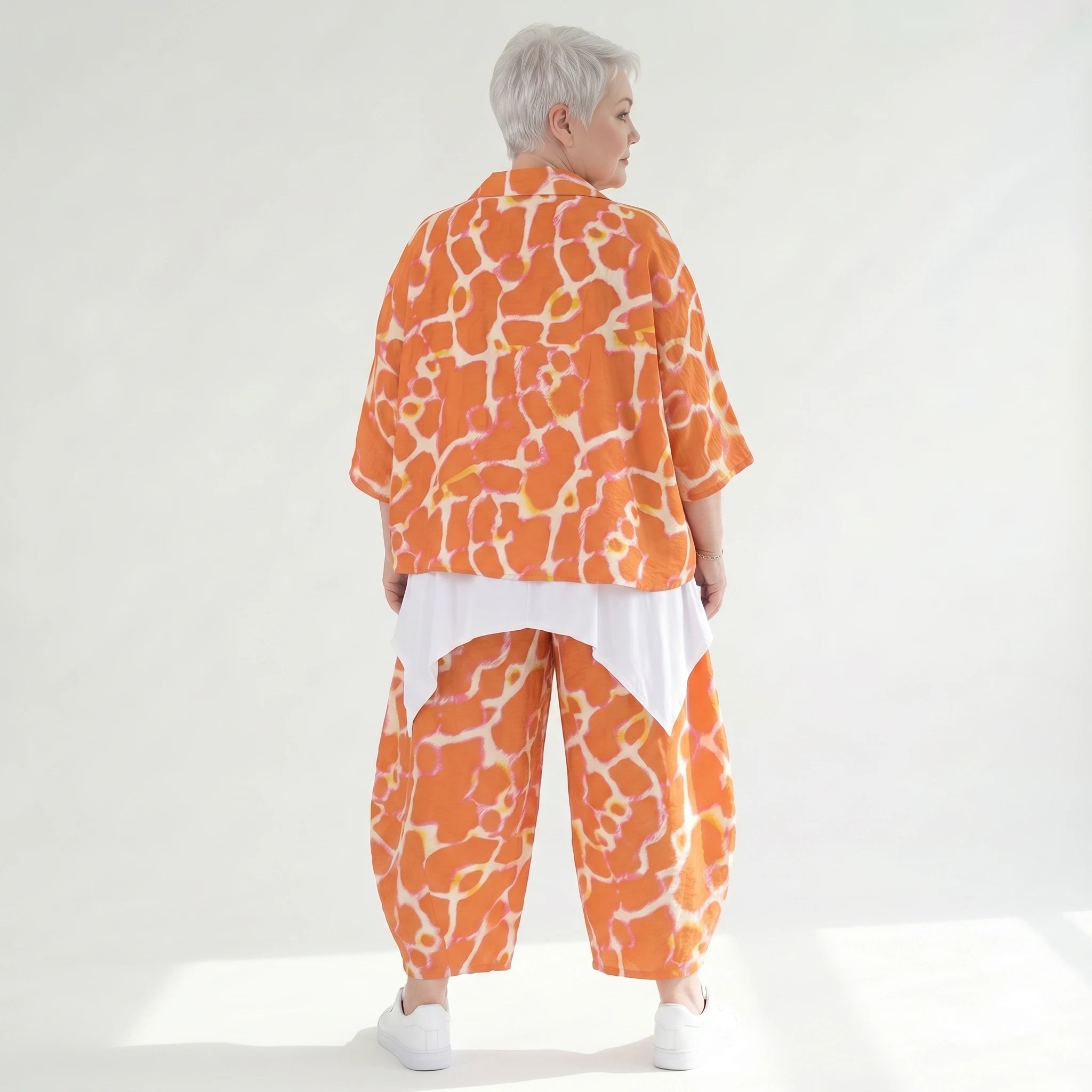 Stilvolle Lagenlook Bluse aus weich fließender Popeline mit schimmernder Oberfläche und Batikmuster, Orange/Weiß