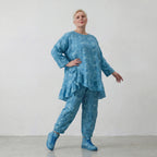 Luftiges Oversize Shirt aus feiner Baumwoll-Popeline im Lagenlook mit Batikmuster, Aquablau