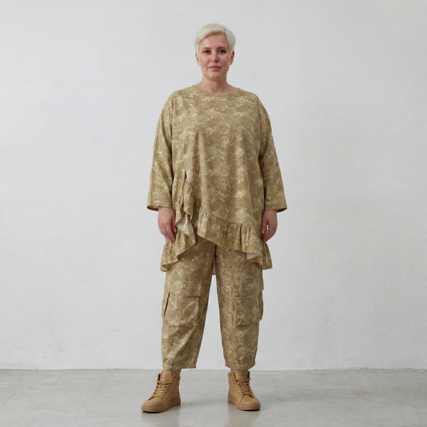 Luftiges Oversize Lagenlook Big Shirt in feiner Baumwoll-Popeline mit Batikmuster, Camel