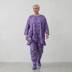 Zartes Oversize Shirt in A-Form aus feiner Baumwolle mit verspieltem Saum und Lagenlook Feeling, Lila