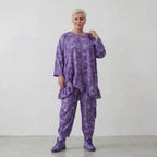 Zartes Oversize Shirt in A-Form aus feiner Baumwolle mit verspieltem Saum und Lagenlook Feeling, Lila