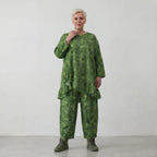 Luftiges Oversize Shirt im ausgefallenen Batik Lagenlook aus reiner Baumwolle mit Rüschen , Smaragdgrün