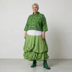 Kastige Kurzjacke aus leichter Baumwollpopeline im zeitlosen Lagenlook mit Batikmuster, Smaragdgrün