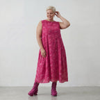 Luftiges Lagenlook Kleid aus feiner Baumwolle in ausgefallener Ballon Form mit Batik Muster, Fuchsia