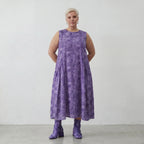 Luftiges Kleid in angesagtem Oversize Lagenlook aus feiner Baumwoll Popeline mit Batikmuster, Lila