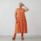 Luftiges Ballonkleid aus leichter Baumwoll-Popeline im ausgefallenen Lagenlook mit Batikmuster, Orange