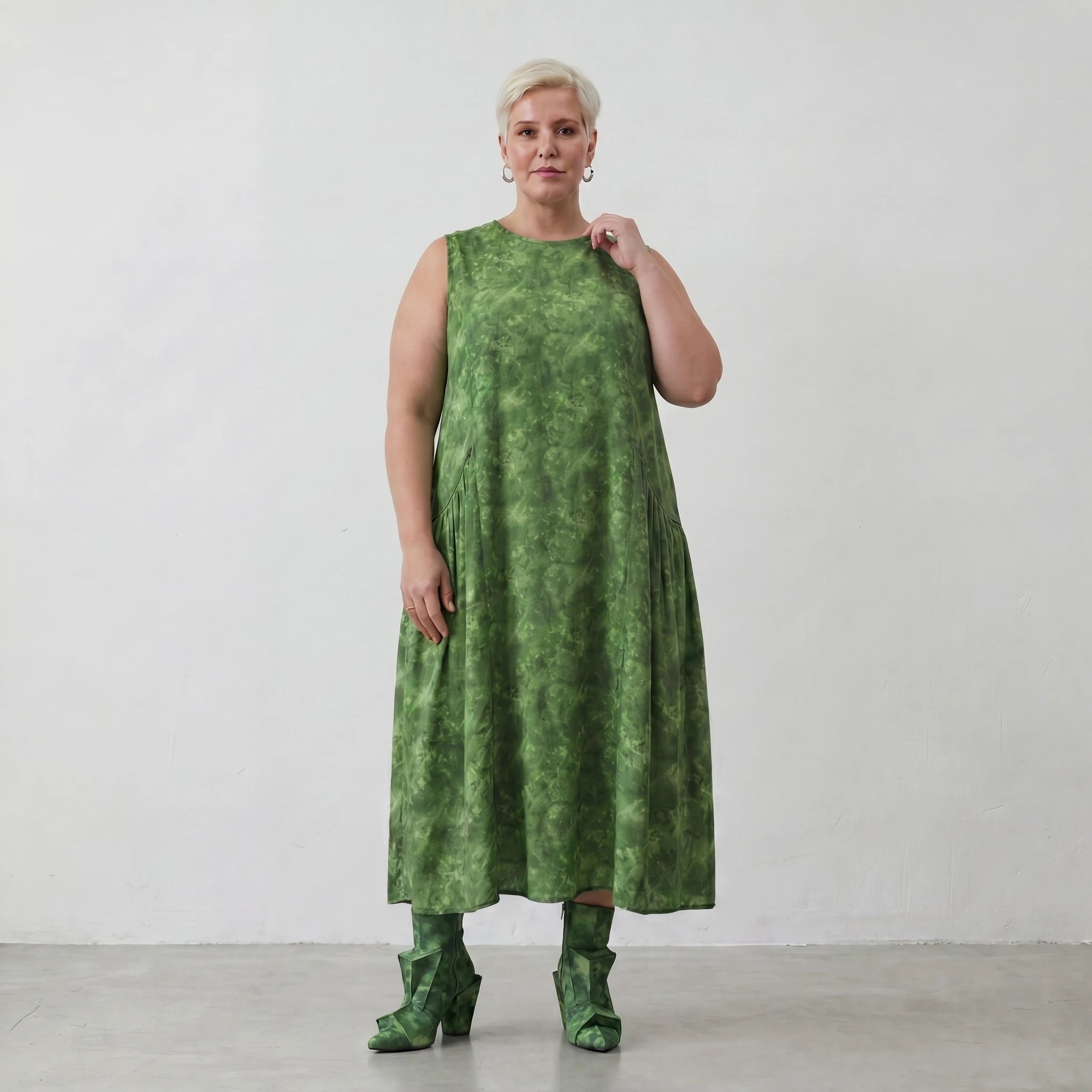 Ausgefallenes Ballon Kleid im zeitlosen Lagenlook aus leichter Baumwolle mit Batik Muster, Smaragdgrün