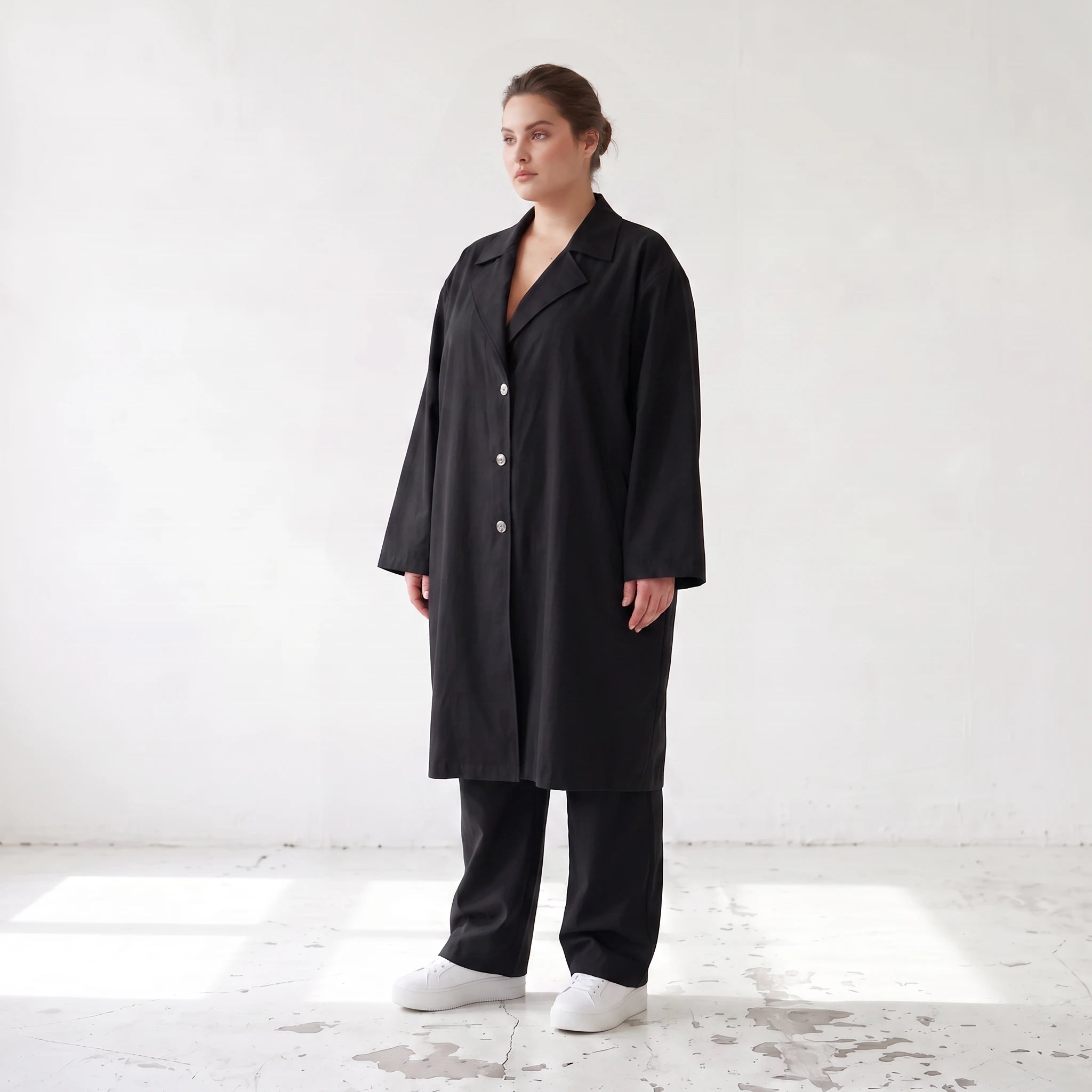 Schwarzer Oversize Mantel fliessend elastisch zeitlos leger sommerlich fuer Lagenlook