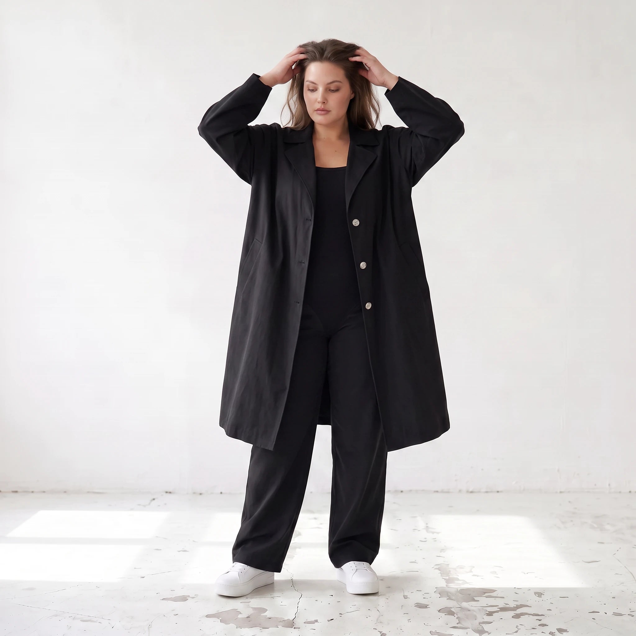 Schwarzer Oversize Mantel fliessend elastisch zeitlos leger sommerlich fuer Lagenlook