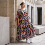Fließendes Sommerkleid in Schwarz aus zartem Viskose Popeline mit gerüschtem Stufenvolant