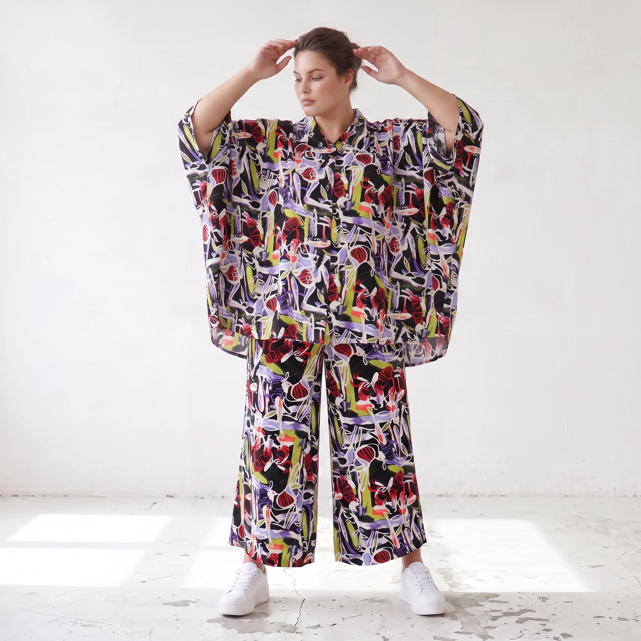 Zeitlose Oversize Viskosebluse in Schwarz Oliv Lila leger Lagenlook modern Hemdkragen