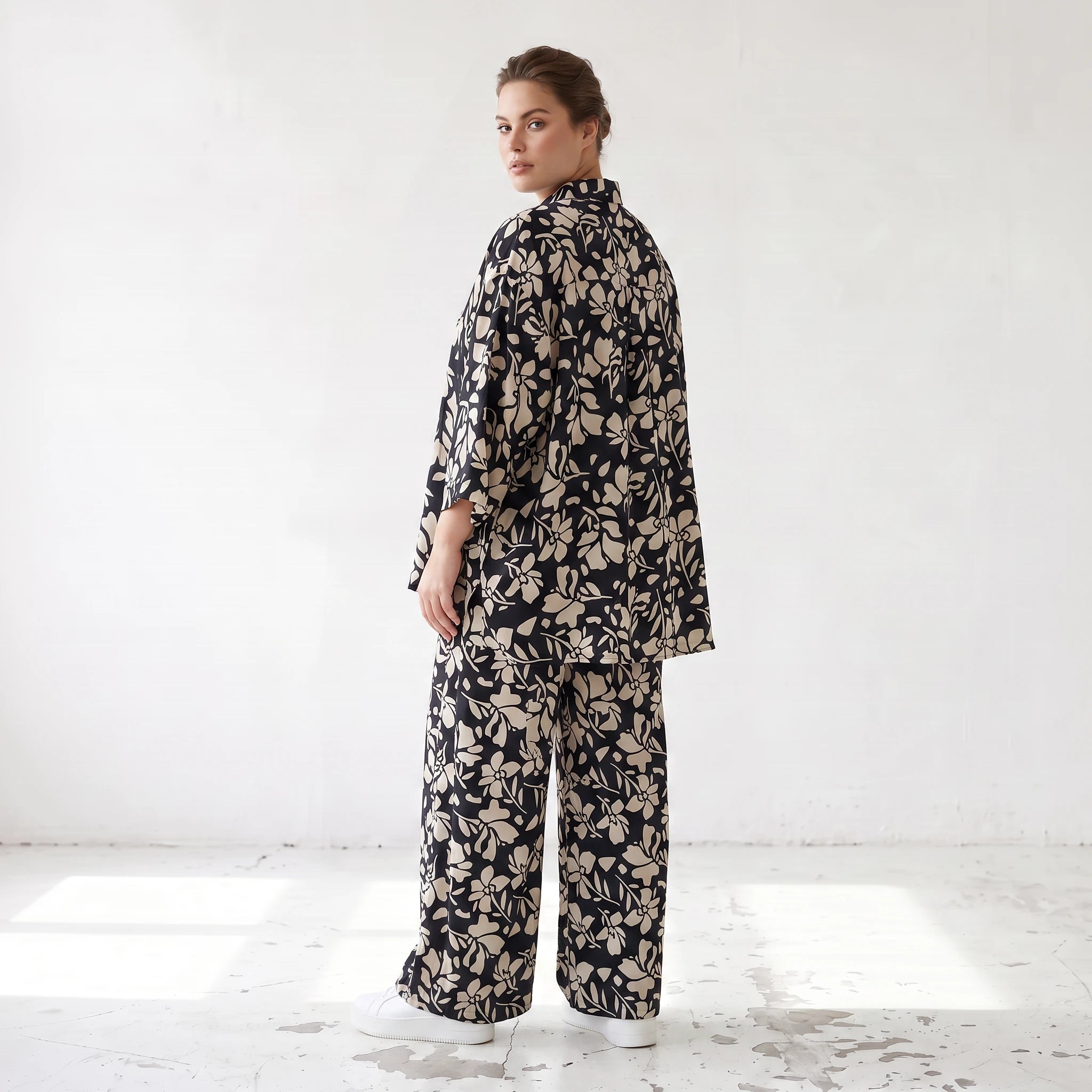 Damen Bluse Lagenlook Viskose Schwarz/Ecru, gerader Schnitt, Langarm, Knopfleiste, Oversize große Größen – AKH Fashion