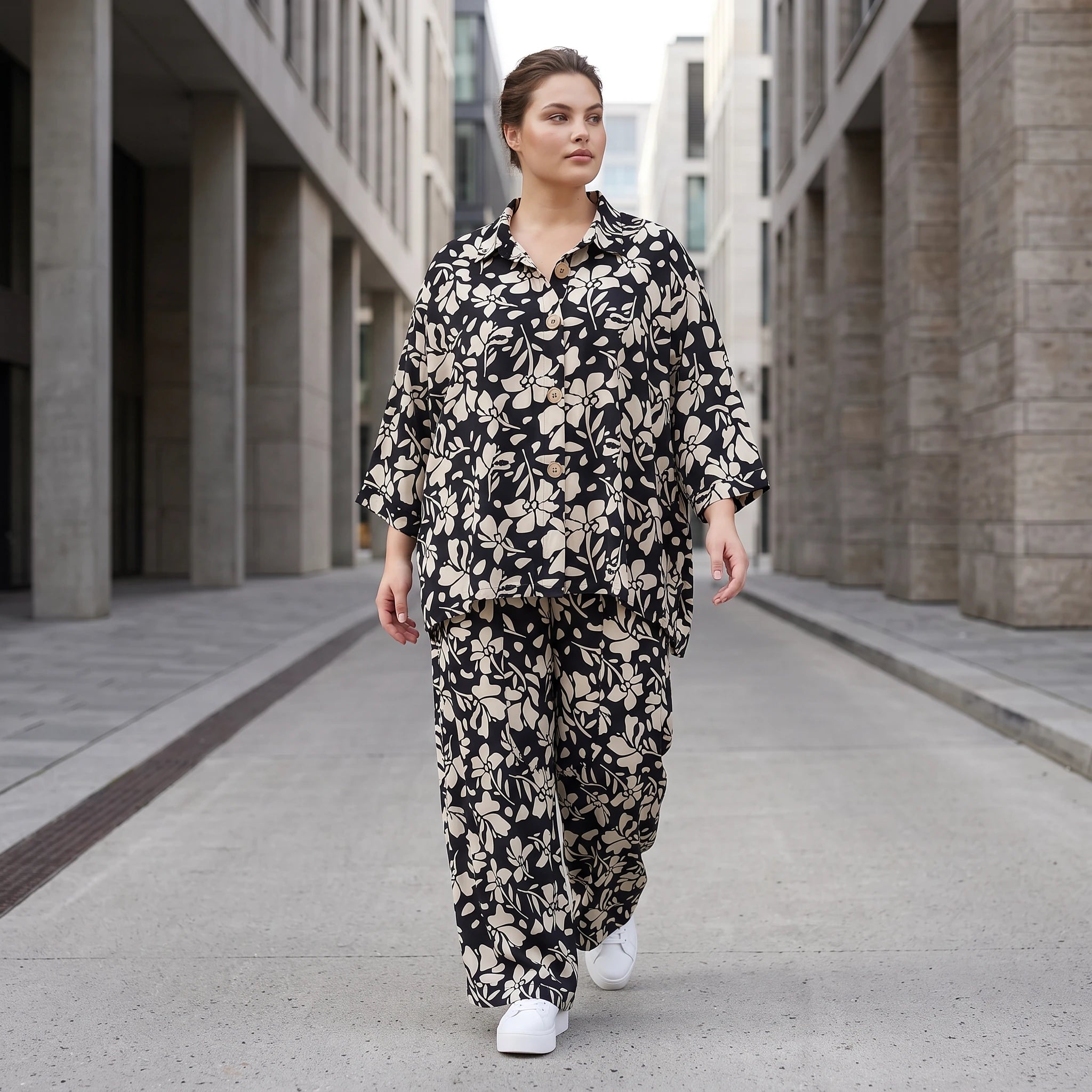 Damen Bluse Lagenlook Viskose Schwarz/Ecru, gerader Schnitt, Langarm, Knopfleiste, Oversize große Größen – AKH Fashion