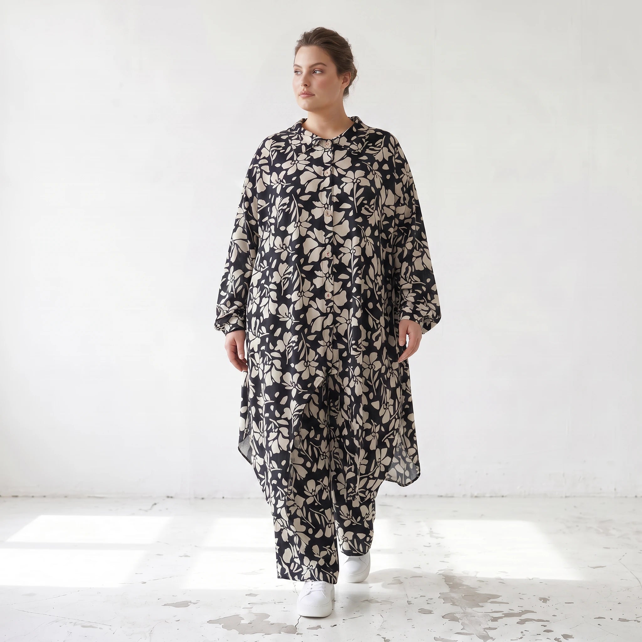 Damen Bluse Lagenlook Viskose Schwarz/Ecru, Zipfelform, Langarm, V-Ausschnitt, Oversize große Größen – AKH Fashion